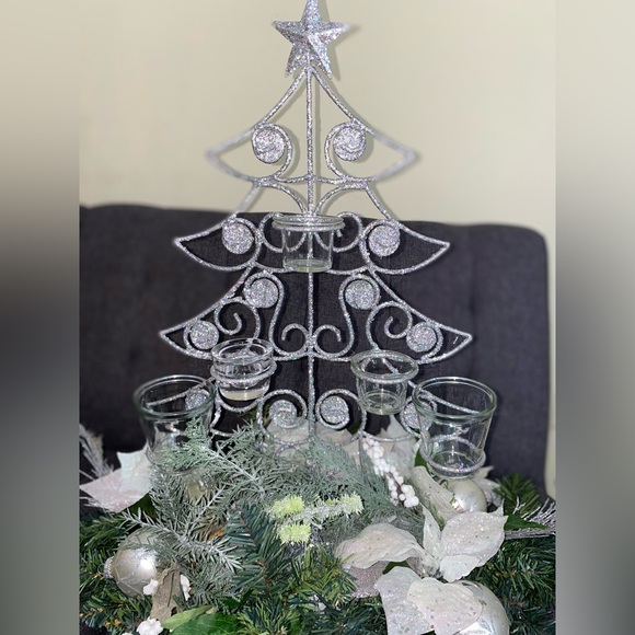 Silver Holiday Tree Decoration- 5 candle holder pre -owned with free gift - Picture 5 of 17